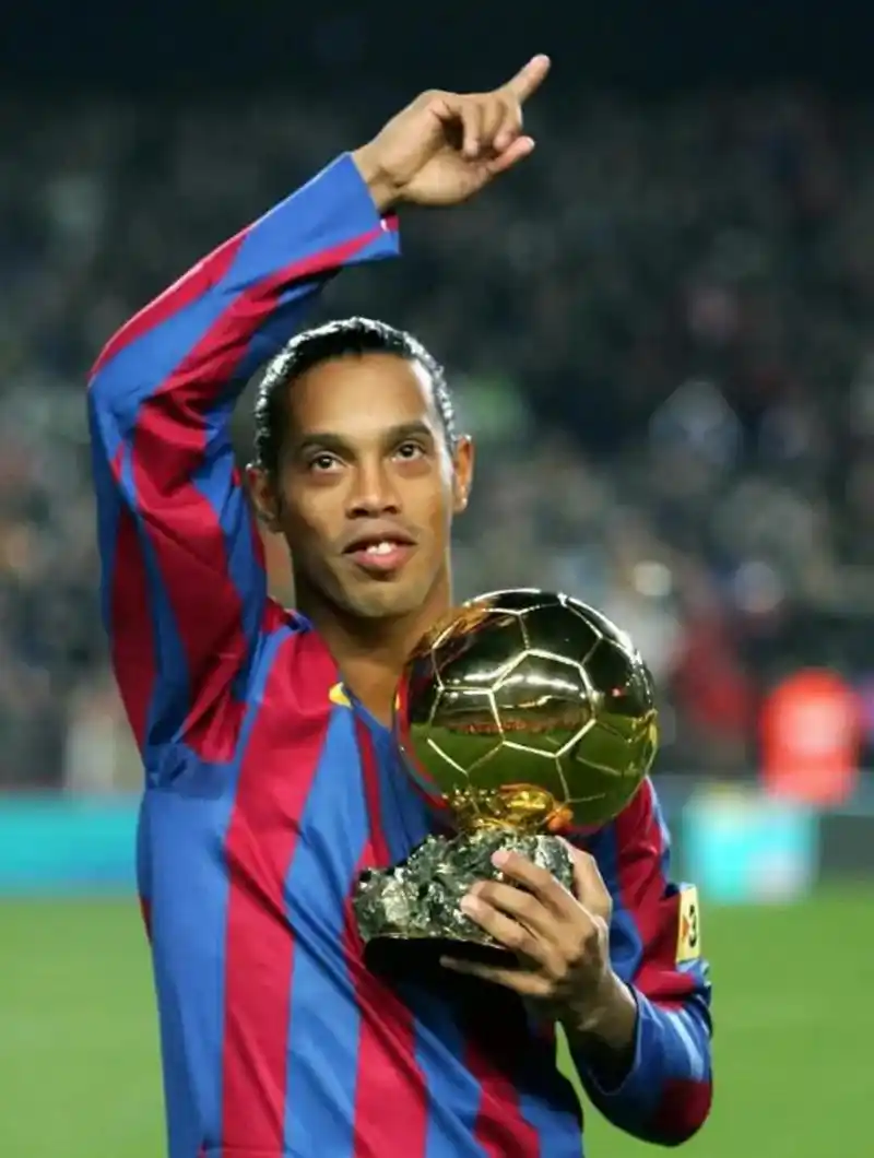 尽管他拥有 尽管他拥有