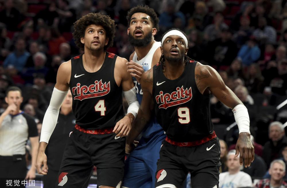 他的团队正 他的团队正